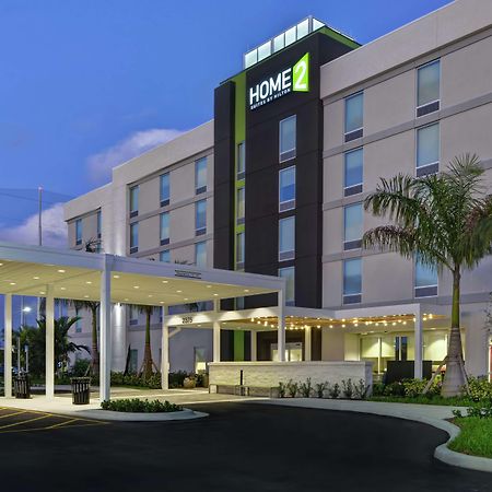 โฮม2 สวีท บาย ฮิลตัน เวสต์ปาล์ม บีช แอร์พอร์ต ฟลอริดา Hotel Cloud Lake ภายนอก รูปภาพ