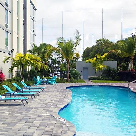 โฮม2 สวีท บาย ฮิลตัน เวสต์ปาล์ม บีช แอร์พอร์ต ฟลอริดา Hotel Cloud Lake ภายนอก รูปภาพ