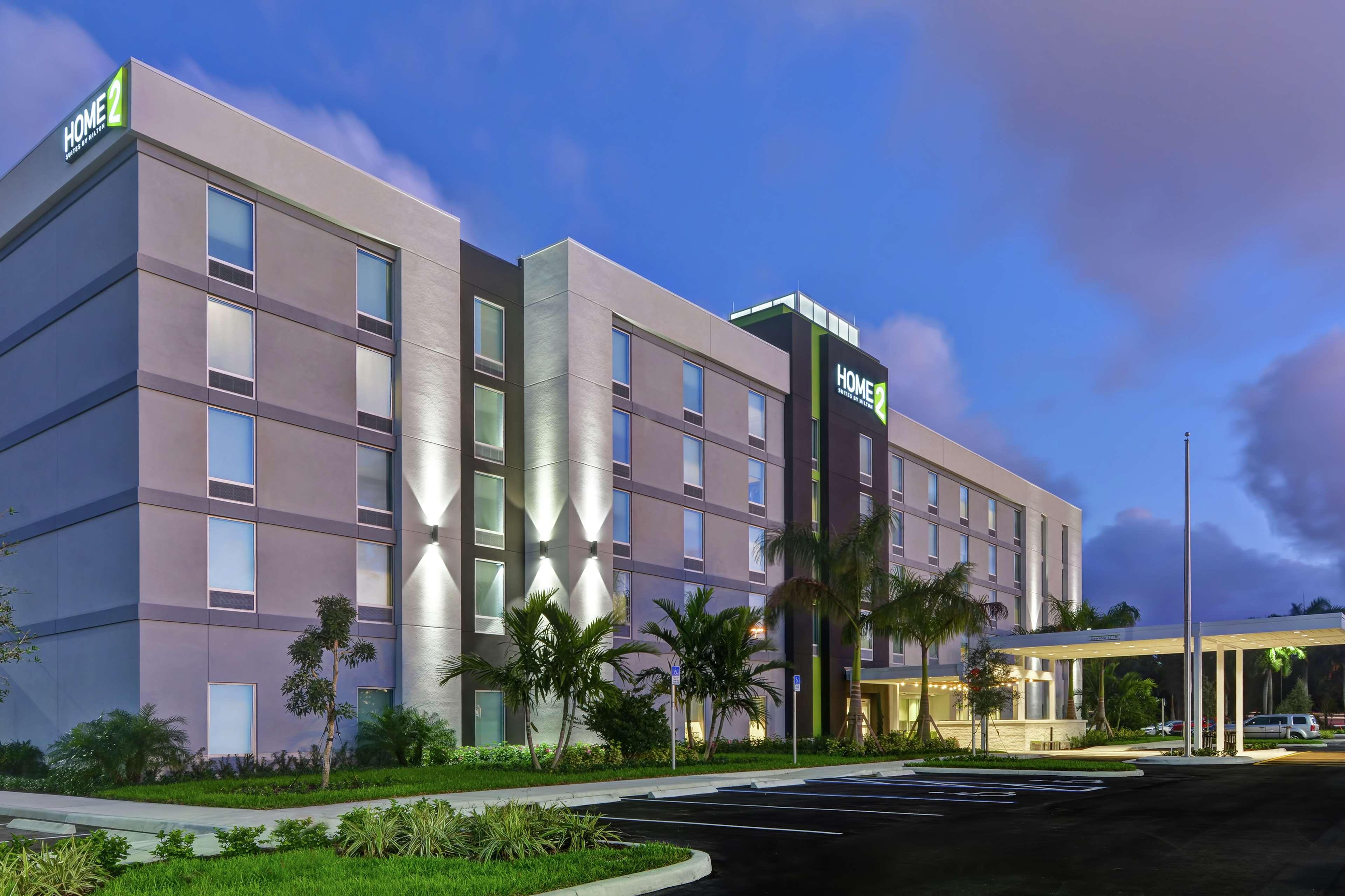 โฮม2 สวีท บาย ฮิลตัน เวสต์ปาล์ม บีช แอร์พอร์ต ฟลอริดา Hotel Cloud Lake ภายนอก รูปภาพ
