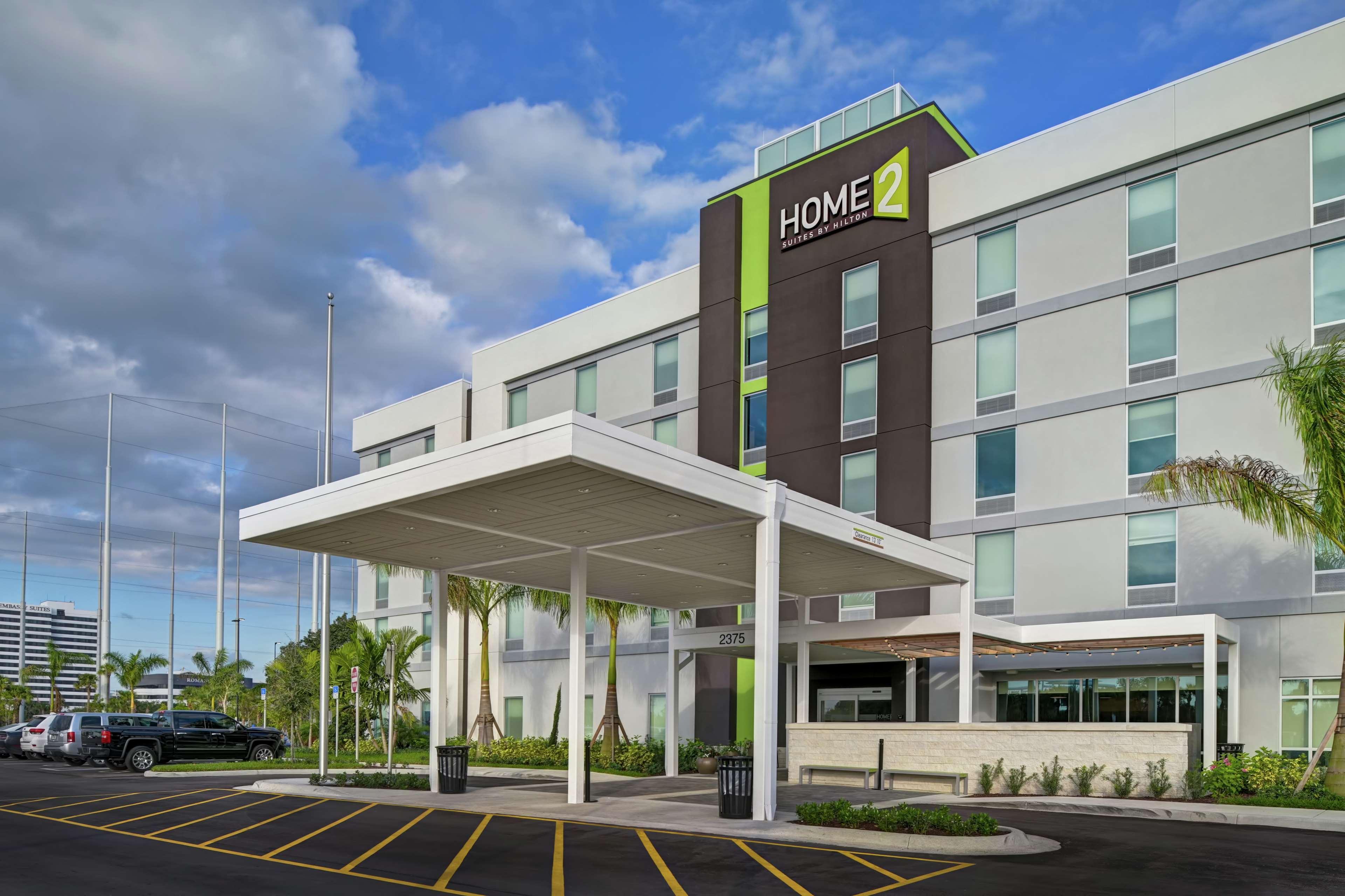 โฮม2 สวีท บาย ฮิลตัน เวสต์ปาล์ม บีช แอร์พอร์ต ฟลอริดา Hotel Cloud Lake ภายนอก รูปภาพ