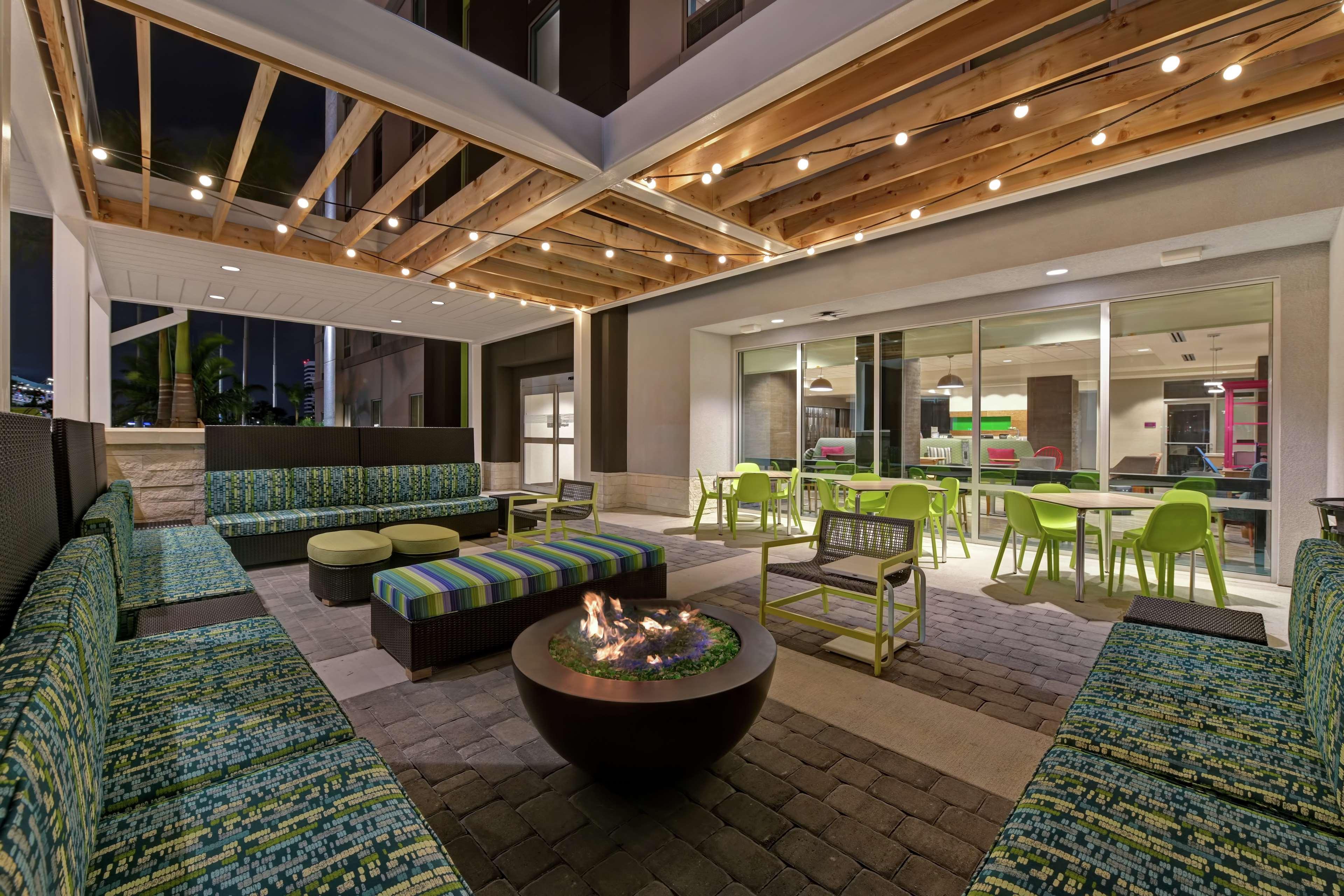 โฮม2 สวีท บาย ฮิลตัน เวสต์ปาล์ม บีช แอร์พอร์ต ฟลอริดา Hotel Cloud Lake ภายนอก รูปภาพ