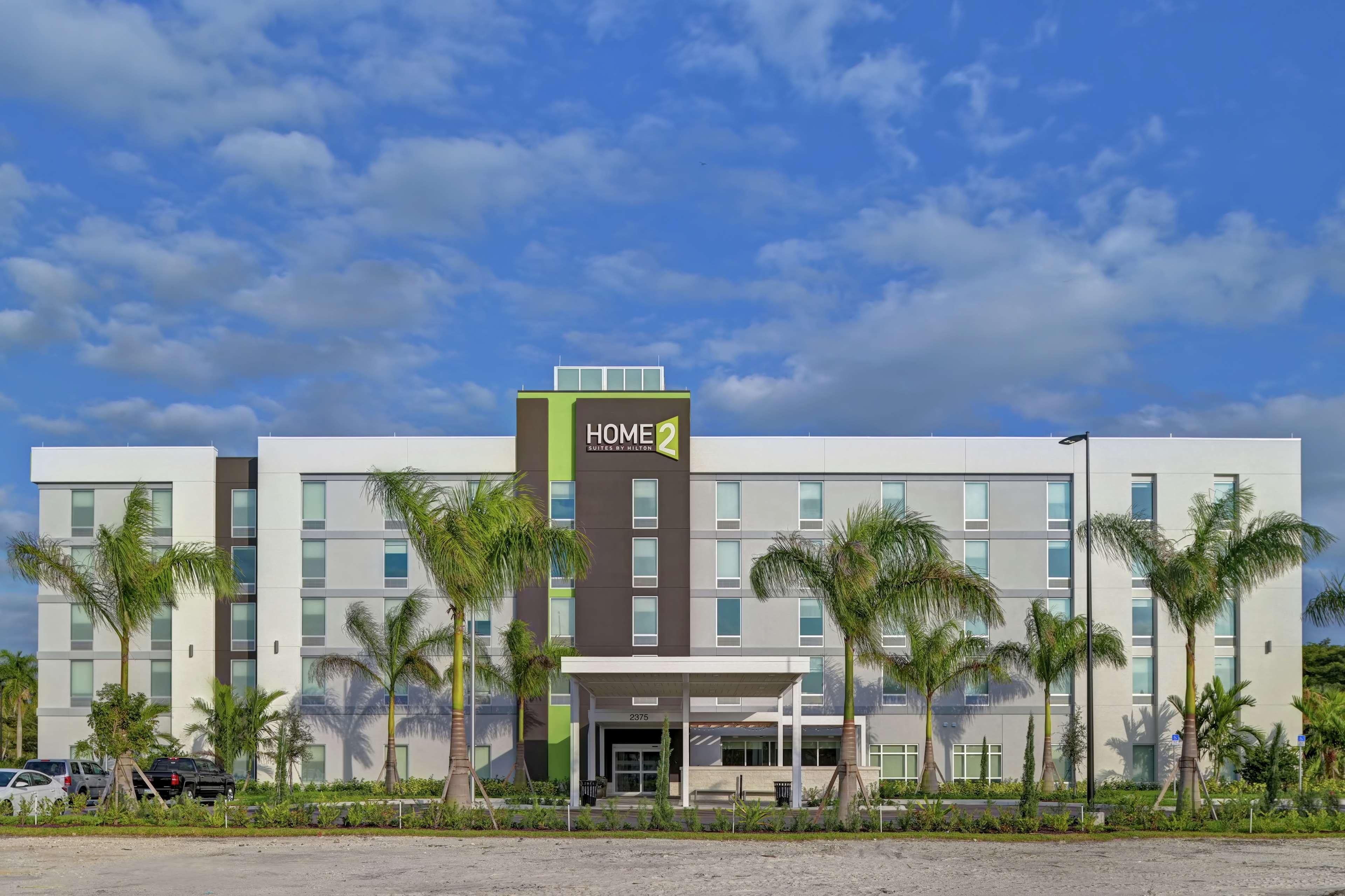 โฮม2 สวีท บาย ฮิลตัน เวสต์ปาล์ม บีช แอร์พอร์ต ฟลอริดา Hotel Cloud Lake ภายนอก รูปภาพ