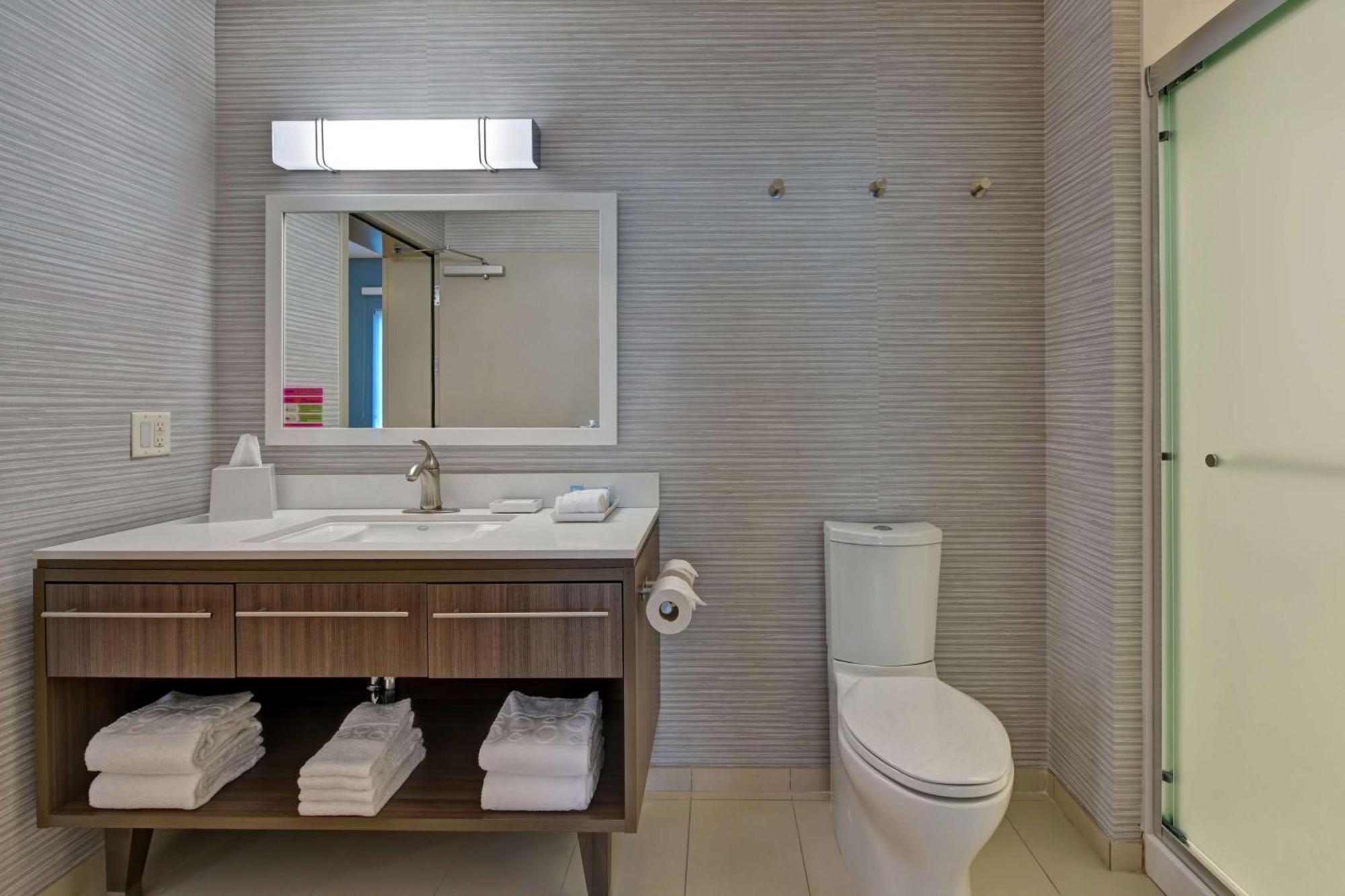 โฮม2 สวีท บาย ฮิลตัน เวสต์ปาล์ม บีช แอร์พอร์ต ฟลอริดา Hotel Cloud Lake ภายนอก รูปภาพ