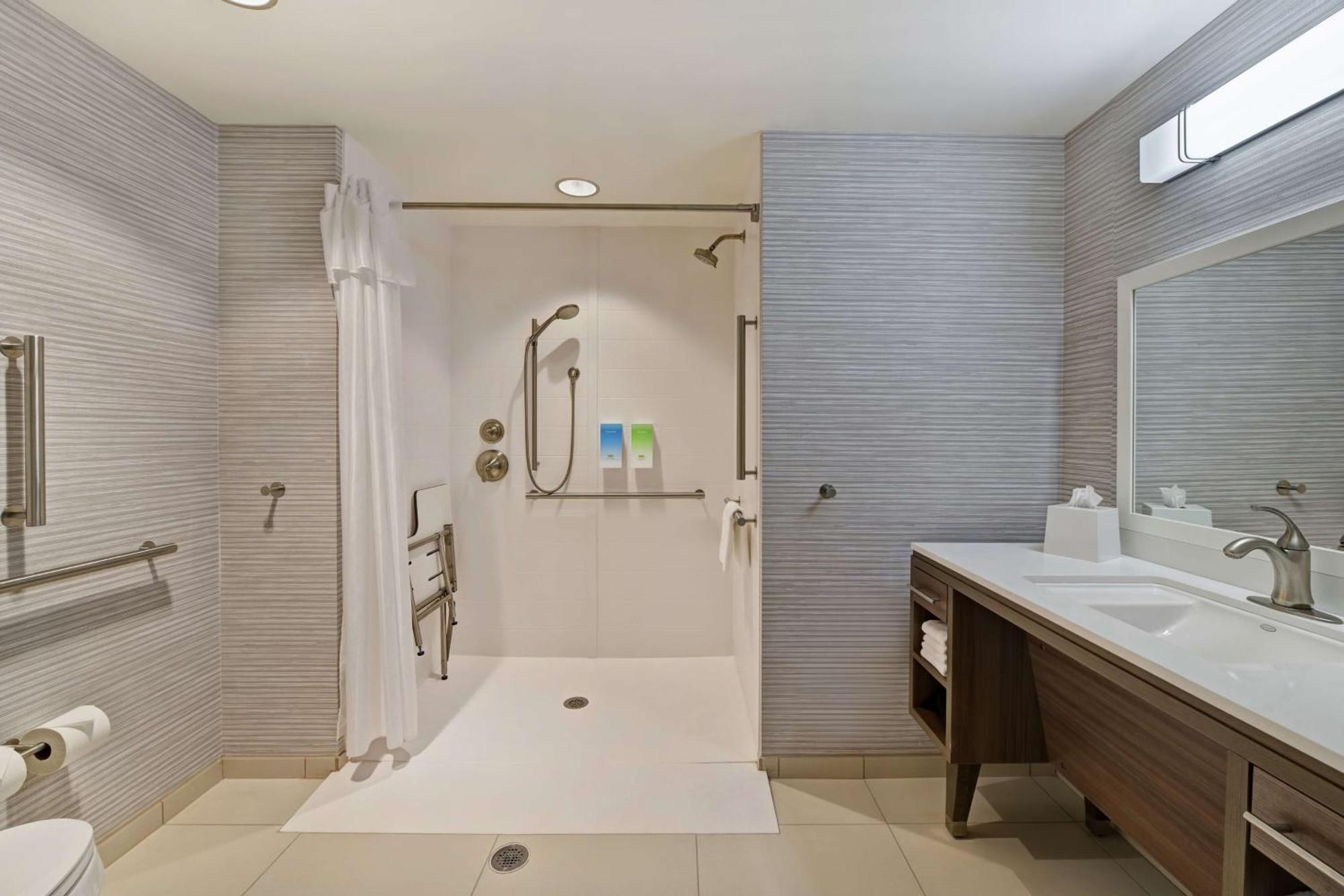 โฮม2 สวีท บาย ฮิลตัน เวสต์ปาล์ม บีช แอร์พอร์ต ฟลอริดา Hotel Cloud Lake ภายนอก รูปภาพ